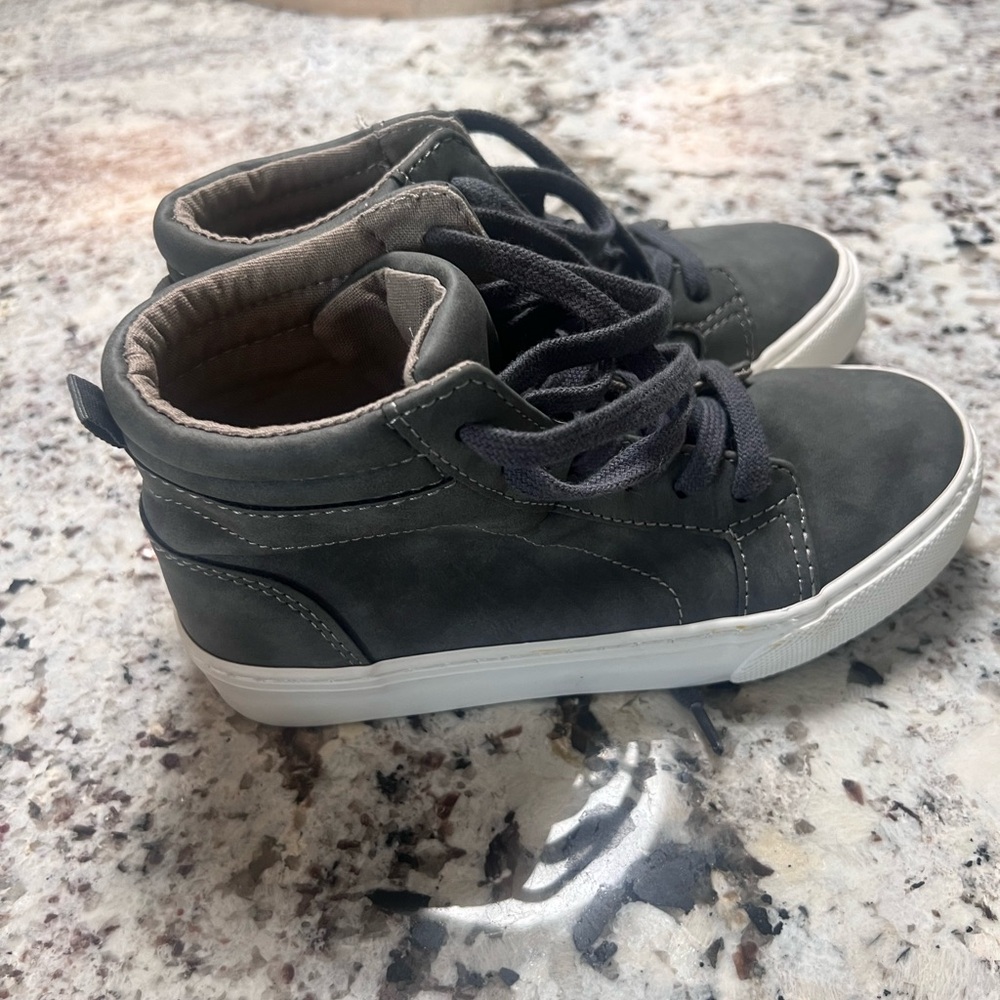 Stylish Gray Kids High-Top Sneakers Size 1